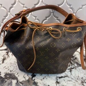 Louis Vuitton petite Noe